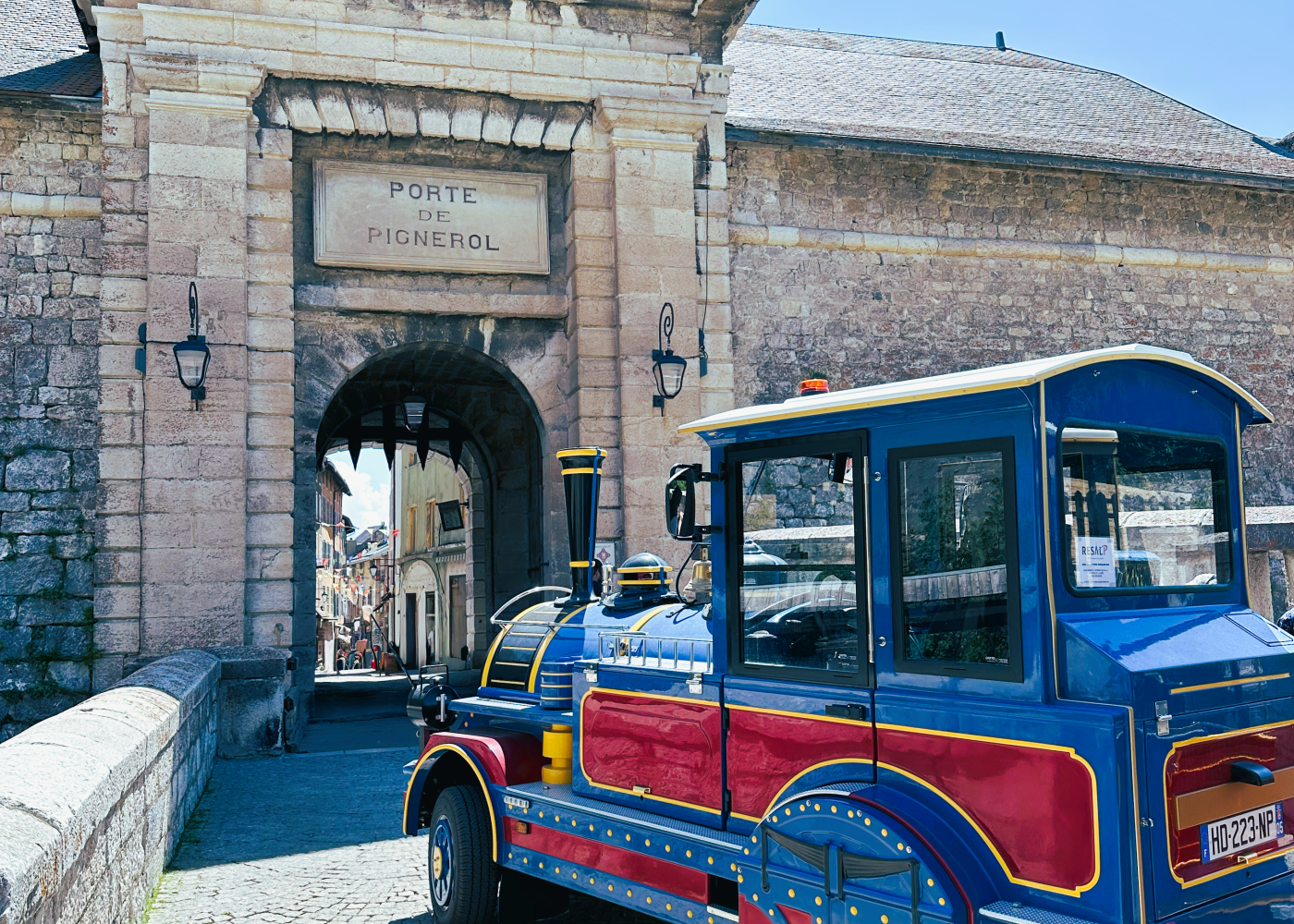 Petit Train entrant dans la cité Vauban