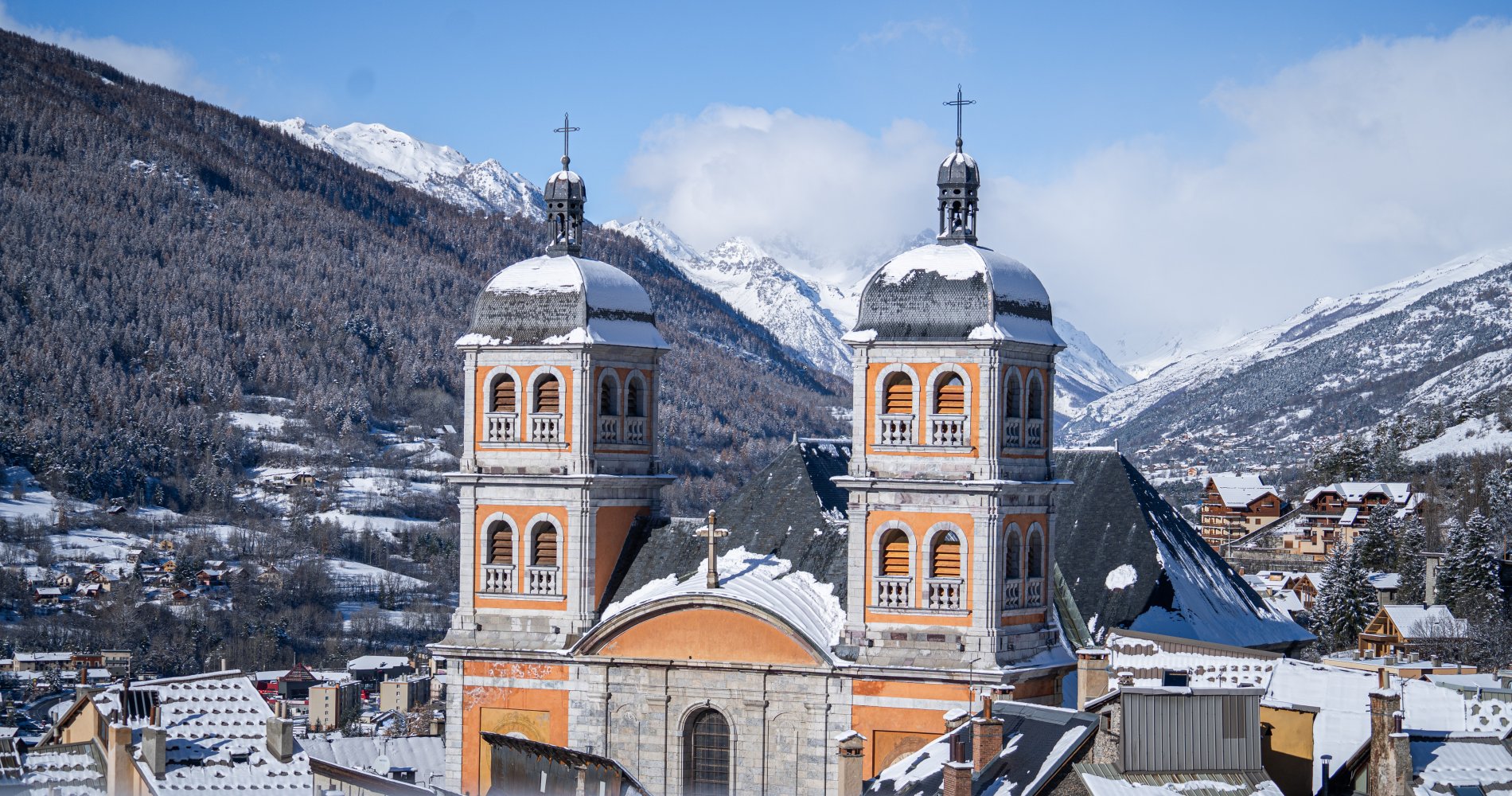 Collègiale de Briançon sous la neige